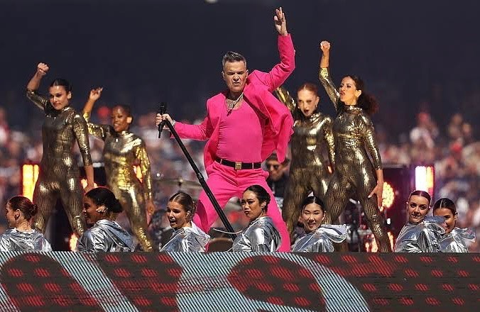 Robbie Williams at the MCG Choreographed by Yvette Lee